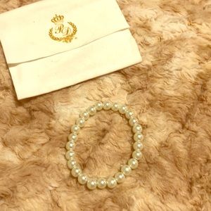 Premier Designs “Duchess” pearl stretch bracelet